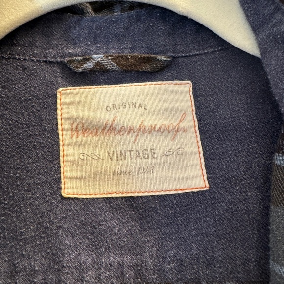 Button down - Picture 2 of 2